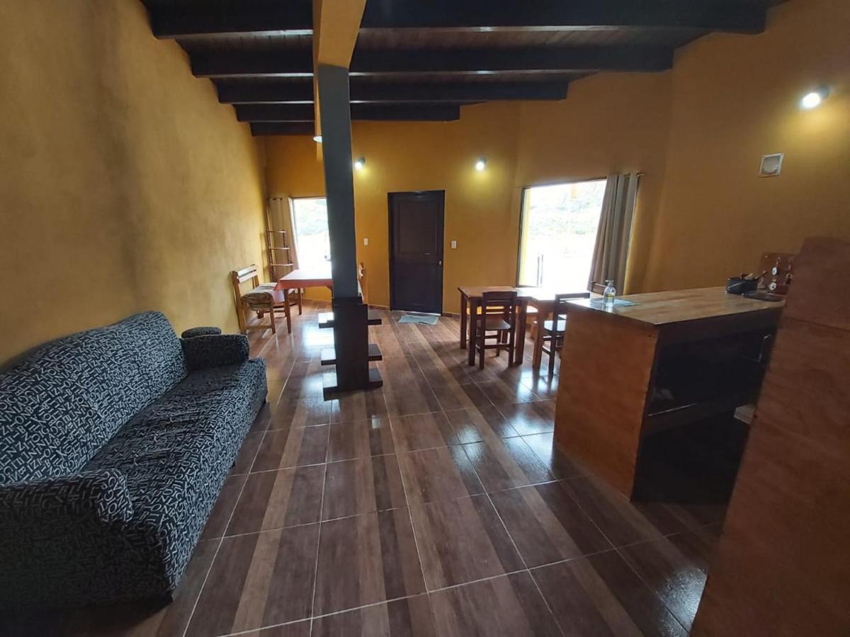 Hostel El Salto Эль-Чальтен Экстерьер фото
